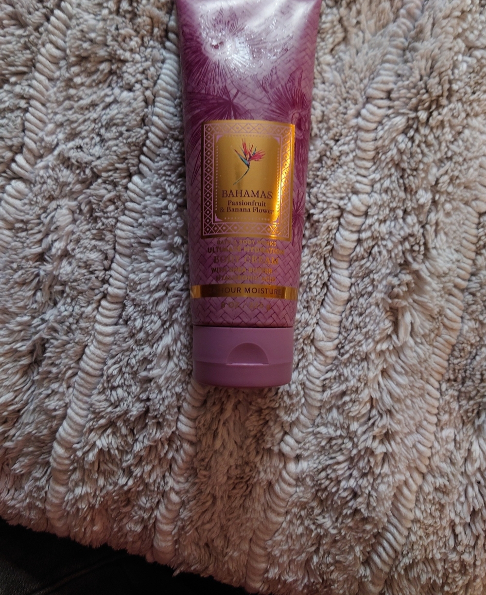 Passionfruit & Banana Flower Ultra Moisture Body Cream - Pink